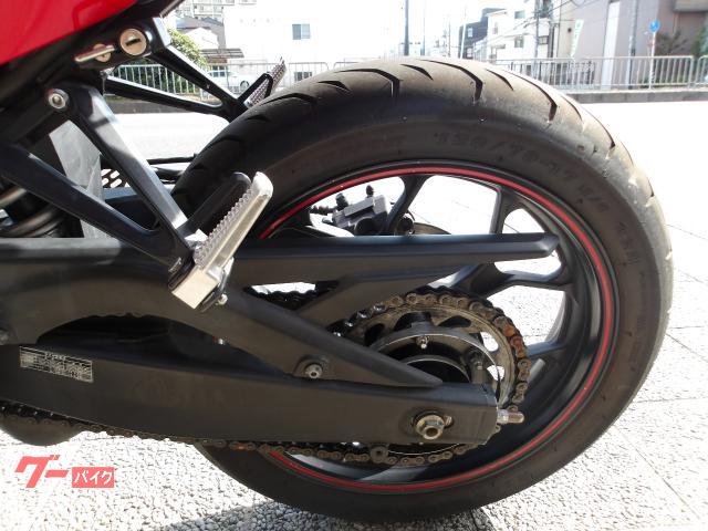 ヤマハ YZF−R25 2016年モデル アクラボサイレンサー インジェクション 水冷2気筒エンジン搭載 写真35