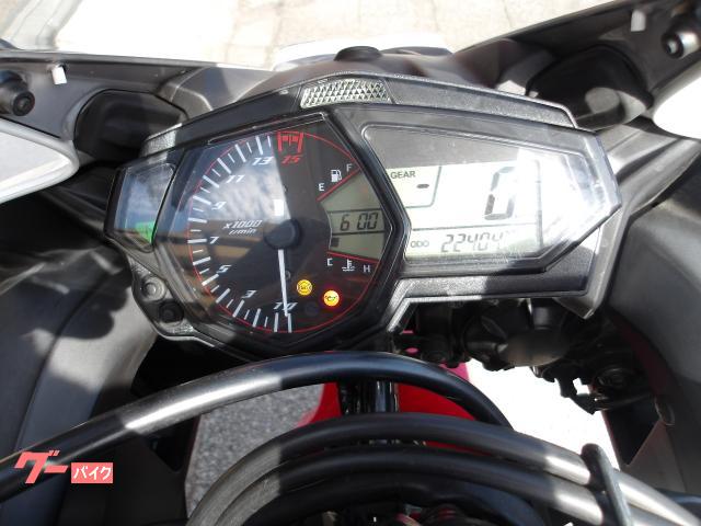 ヤマハ YZF−R25 2016年モデル アクラボサイレンサー インジェクション 水冷2気筒エンジン搭載 写真38