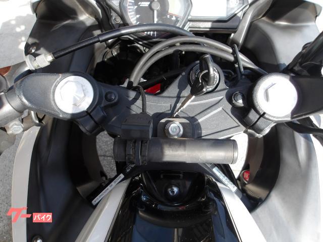 ヤマハ YZF−R25 2016年モデル アクラボサイレンサー インジェクション 水冷2気筒エンジン搭載 写真41