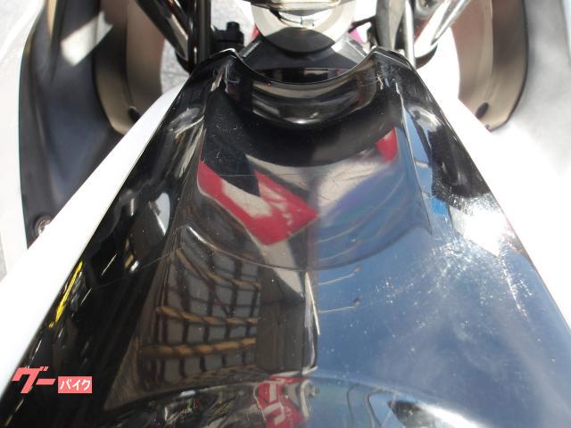 ヤマハ YZF−R25 2016年モデル アクラボサイレンサー インジェクション 水冷2気筒エンジン搭載 写真43