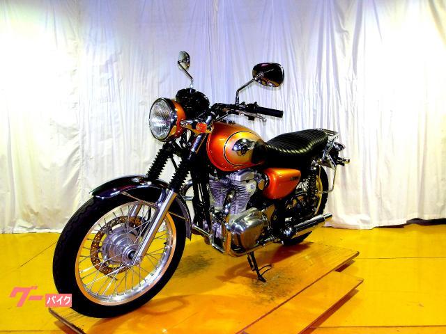 カワサキ Ｗ８００　２０１１年モデル　ＥＴＣ　インジェクション　空冷２気筒エンジン搭載 写真4