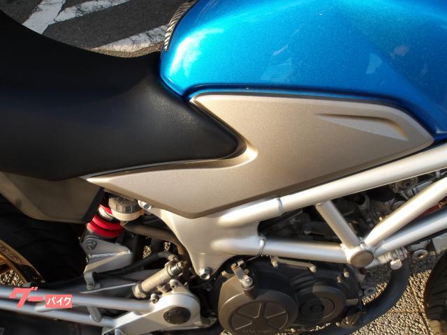 ホンダ VTR250 2009年モデル インジェクション 水冷2気筒エンジン搭載 写真9