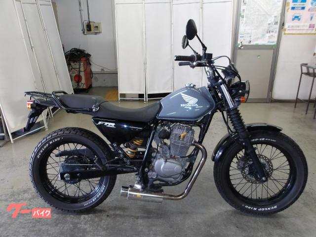 ホンダ FTR223 2007年モデル キャブレター 空冷単気筒エンジン 写真1