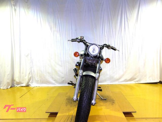 ホンダ V−TWIN MAGNA 1994年モデル キャブレター 水冷2気筒エンジン搭載 写真3
