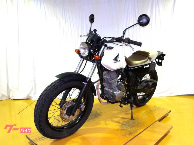 ホンダ FTR223 2008年モデル キャブレター 空冷単気筒エンジン 写真4