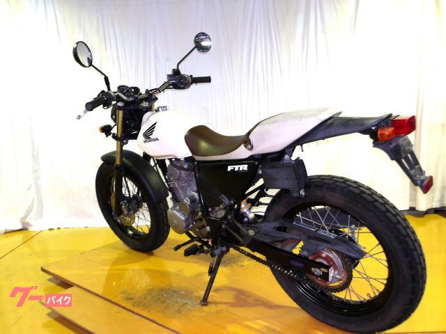 ホンダ FTR223 2008年モデル キャブレター 空冷単気筒エンジン 写真6