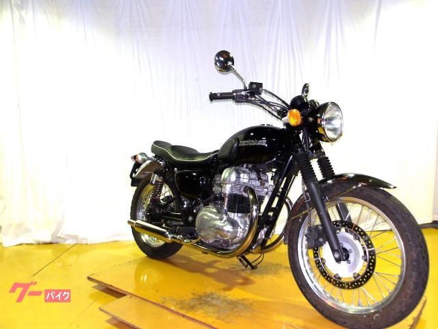 カワサキ W400 2008年モデル キャブレター 空冷2気筒エンジン搭載 写真2