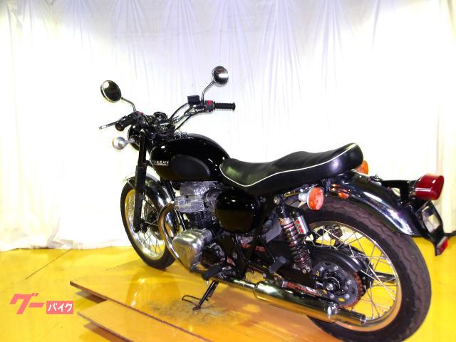 カワサキ W400 2008年モデル キャブレター 空冷2気筒エンジン搭載 写真6