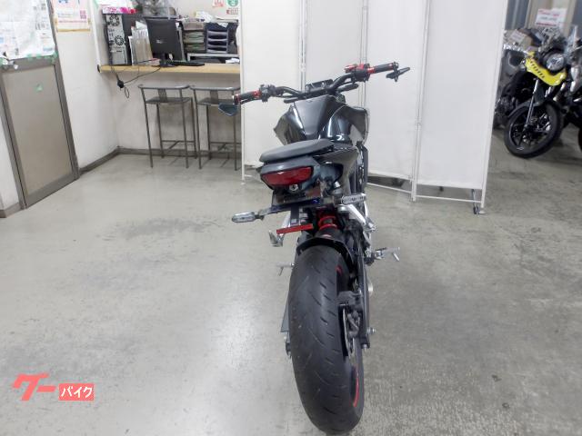 ホンダ CB125R 2018年モデル インジェクション 水冷単気筒エンジン 写真4