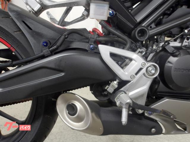 ホンダ CB125R 2018年モデル インジェクション 水冷単気筒エンジン 写真18