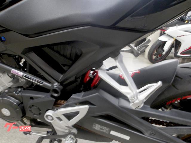 ホンダ CB125R 2018年モデル インジェクション 水冷単気筒エンジン 写真35