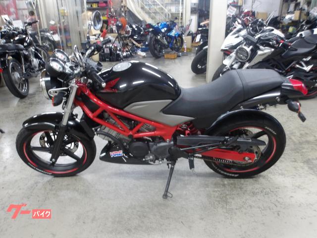 ホンダ VTR250 2011年モデル インジェクション 水冷2気筒エンジン搭載 写真2