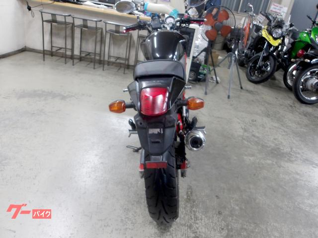 ホンダ VTR250 2011年モデル インジェクション 水冷2気筒エンジン搭載 写真4