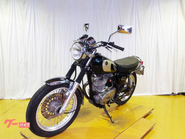 ヤマハ SR400 2001年モデル キャブレター 空冷単気筒エンジン 写真4