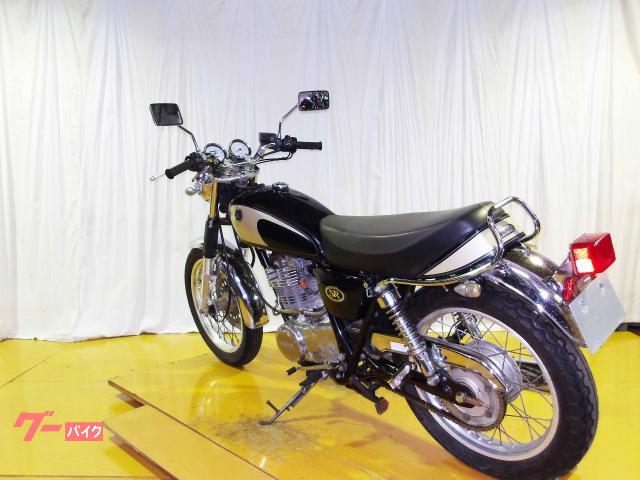 ヤマハ SR400 2001年モデル キャブレター 空冷単気筒エンジン 写真6