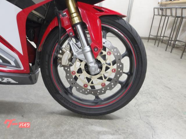 ホンダ CBR250RR 2017年モデル インジェクション 水冷2気筒エンジン搭載 写真9