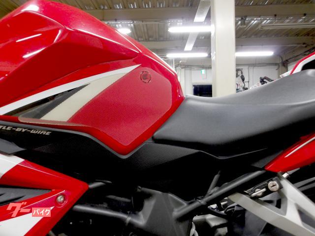ホンダ CBR250RR 2017年モデル インジェクション 水冷2気筒エンジン搭載 写真34
