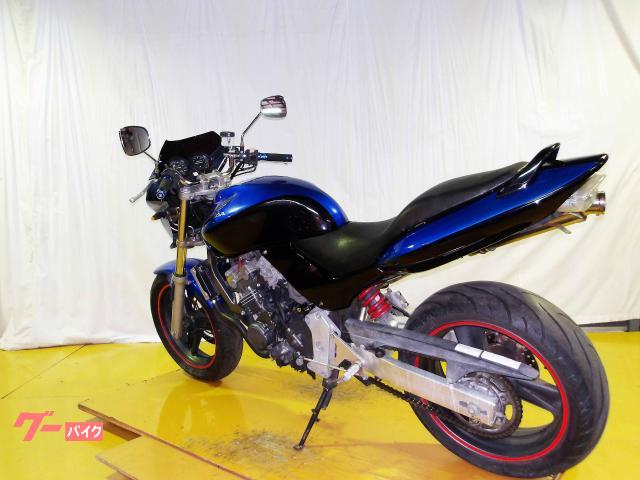ホンダ HORNET 2001年モデル キャブレター 水冷4気筒エンジン 写真6