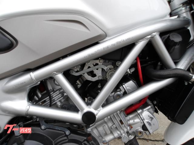 ホンダ ＶＴＲ２５０　２００９年モデル　インジェクション　水冷２気筒エンジン搭載 写真14