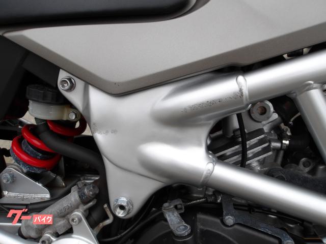 ホンダ ＶＴＲ２５０　２００９年モデル　インジェクション　水冷２気筒エンジン搭載 写真16