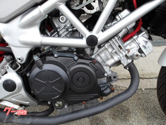 ホンダ ＶＴＲ２５０　２００９年モデル　インジェクション　水冷２気筒エンジン搭載 写真18