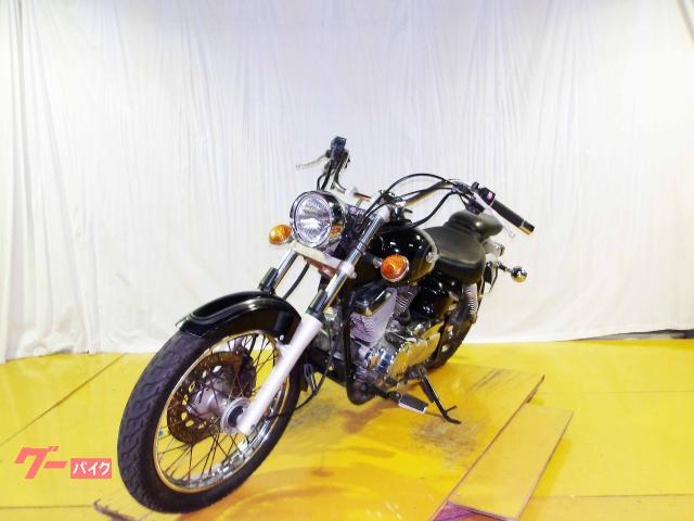 ヤマハ ドラッグスター２５０　２００５年モデル　キャブレター　空冷２気筒エンジン搭載 写真4