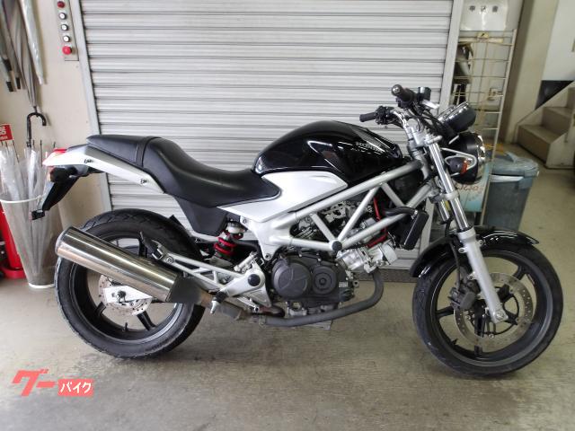 ホンダ ＶＴＲ２５０　２００９年モデル　インジェクション　水冷２気筒エンジン搭載 写真1